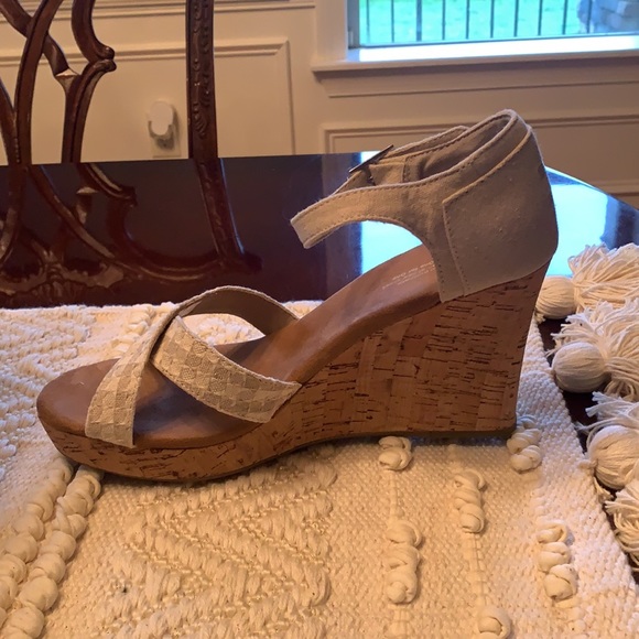 Toms Wedges - Picture 3 of 4
